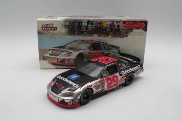 **Damaged See Pictures**  Kevin Harvick 2003 GM Goodwrench / Victory Burn-Out 1:24 Nascar Diecast **Damaged See Pictures**  Kevin Harvick 2003 GM Goodwrench / Victory Burn-Out 1:24 Nascar Diecast 