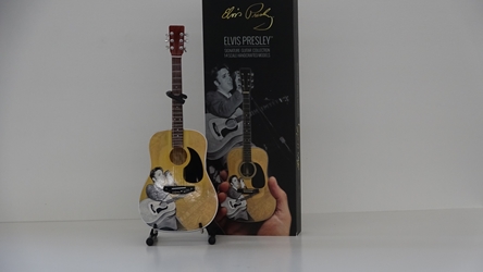 Officially Licensed Elvis Presley 55’ Tribute Acoustic Mini Guitar Model Axe Heaven, Gibson, replica guitar