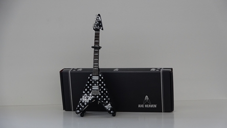 Randy Rhoads "Harpoon" Polka Dot V Miniature Guitar Replica Collectible Axe Heaven, Gibson, replica guitar